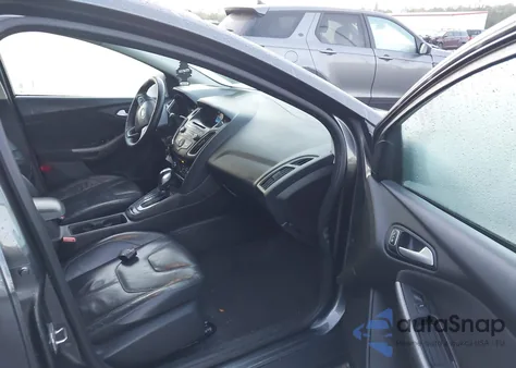 2016 Ford Focus Se z USA, uszkodzony, nr VIN 1FADP3F21GL356625